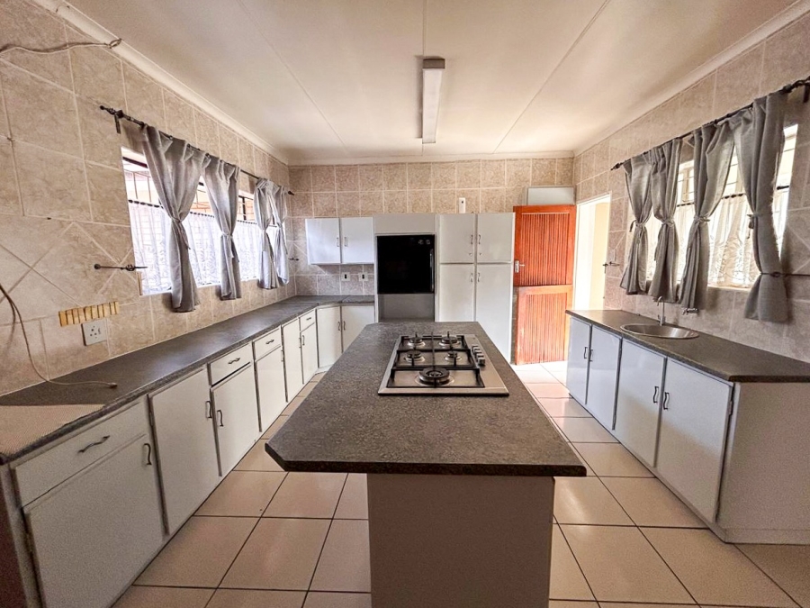 4 Bedroom Property for Sale in Parys Free State